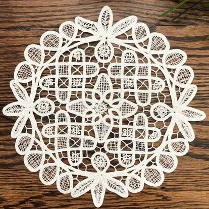 Peking Handicraft – Engroshandel Mellemlægsserviet – Annie's Treasures Doilies Machine Broderet Battenburg
