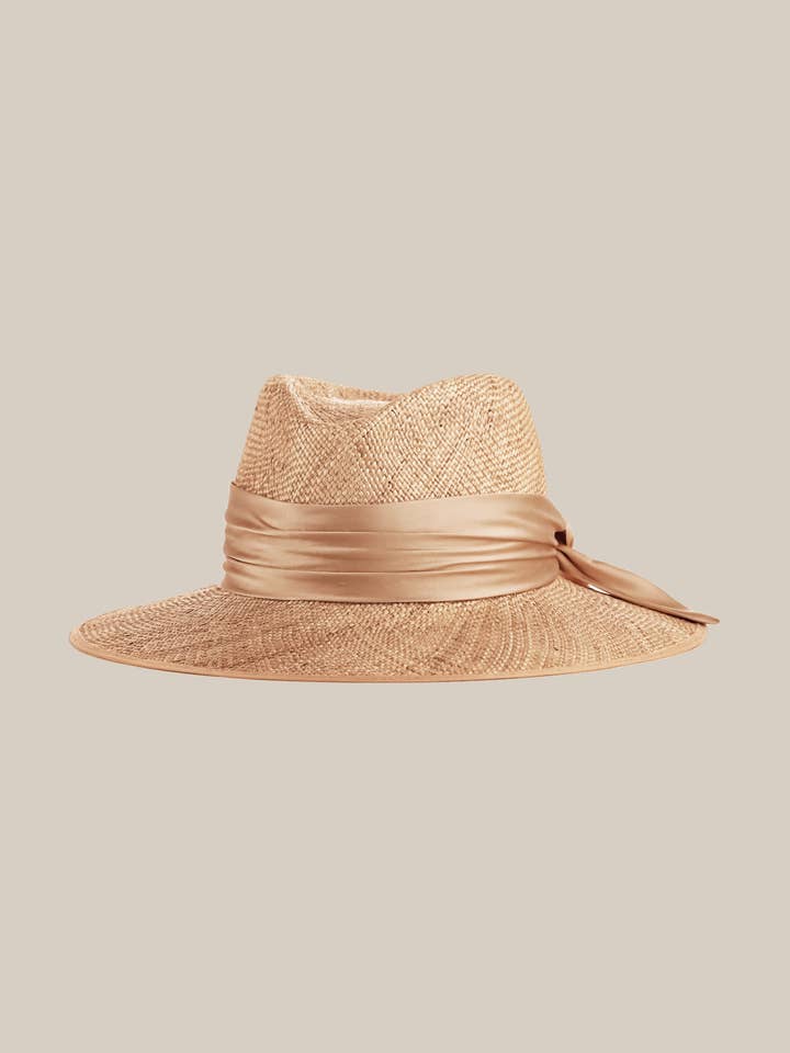 Sombrero de paja BILBAO JUNIOR natural con banda seda nude para venta al por mayor de DILARA LATROUS