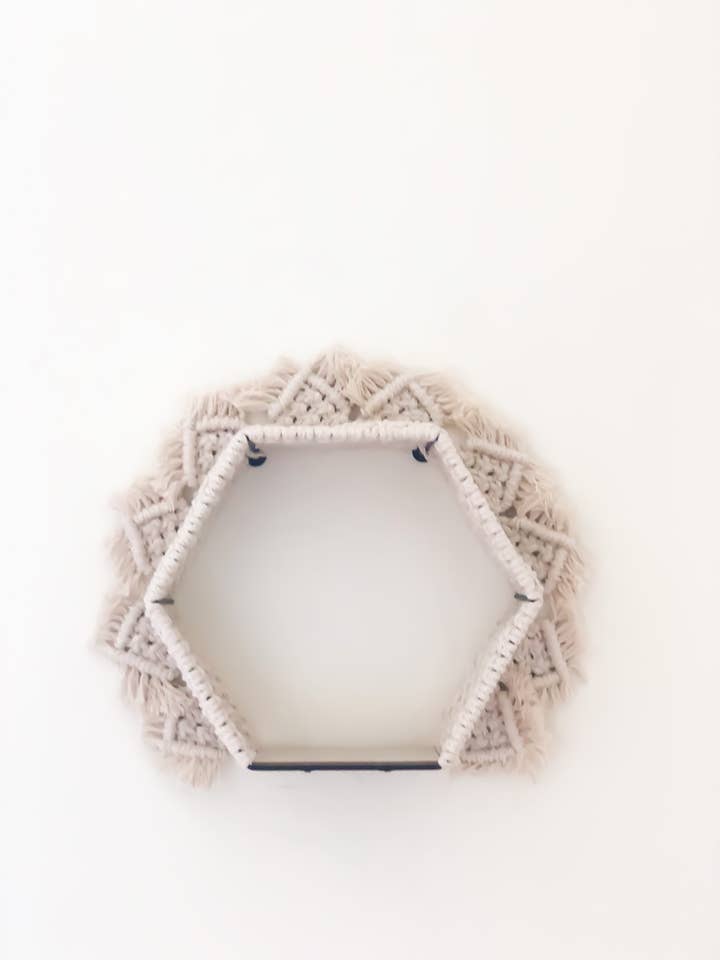 Macrame Hylde, Indretning af hjemmet, Boho-indretning, Hylde til væg for engroshandel hos Gypsy Moon Arts