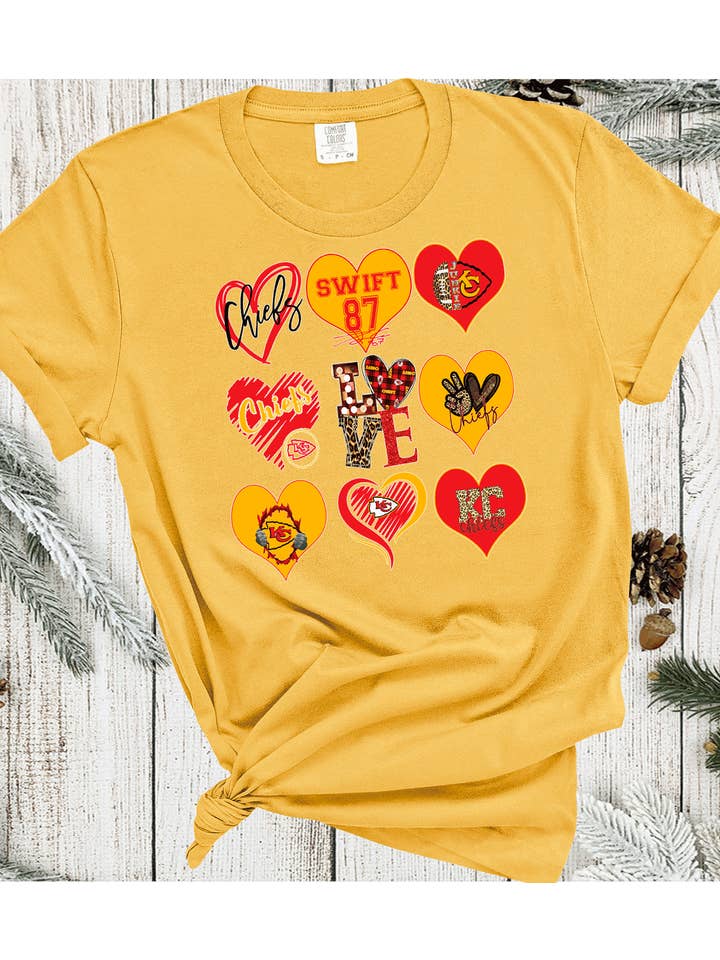 A Blessed Texas Mess Boutique - Wholesale T-Shirt (Graphic) - Women's - Kansas City Chiefs Taylor Swift 87 Kelsey Hearts Chiefs3