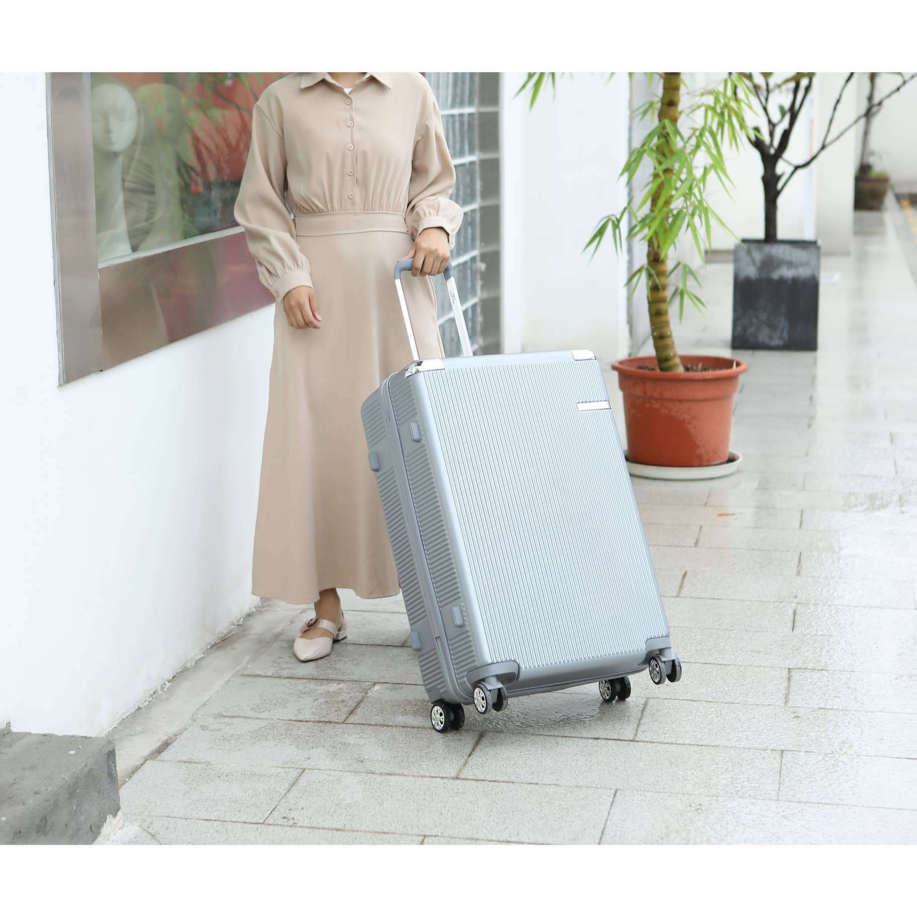 MKF Collection - Wholesale Luggage - MKF Collection Tulum Extra Large Check in Spinner by Mia k.4