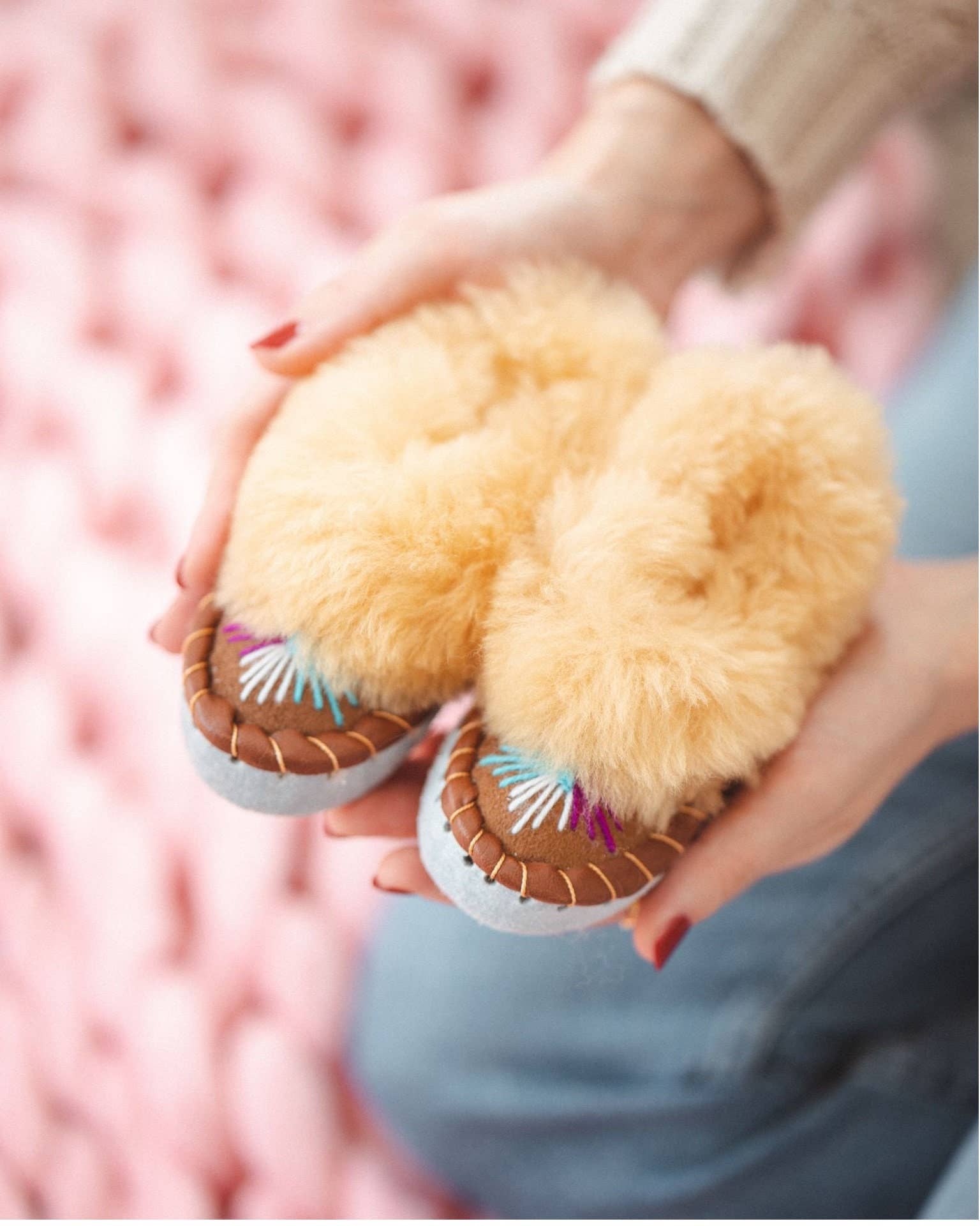 Sheepers SP .Z O.O. – Engroshandel Hjemmesko - Børn – Sheepers børneslippers med heldig overraskelse – varme og hyggelige3