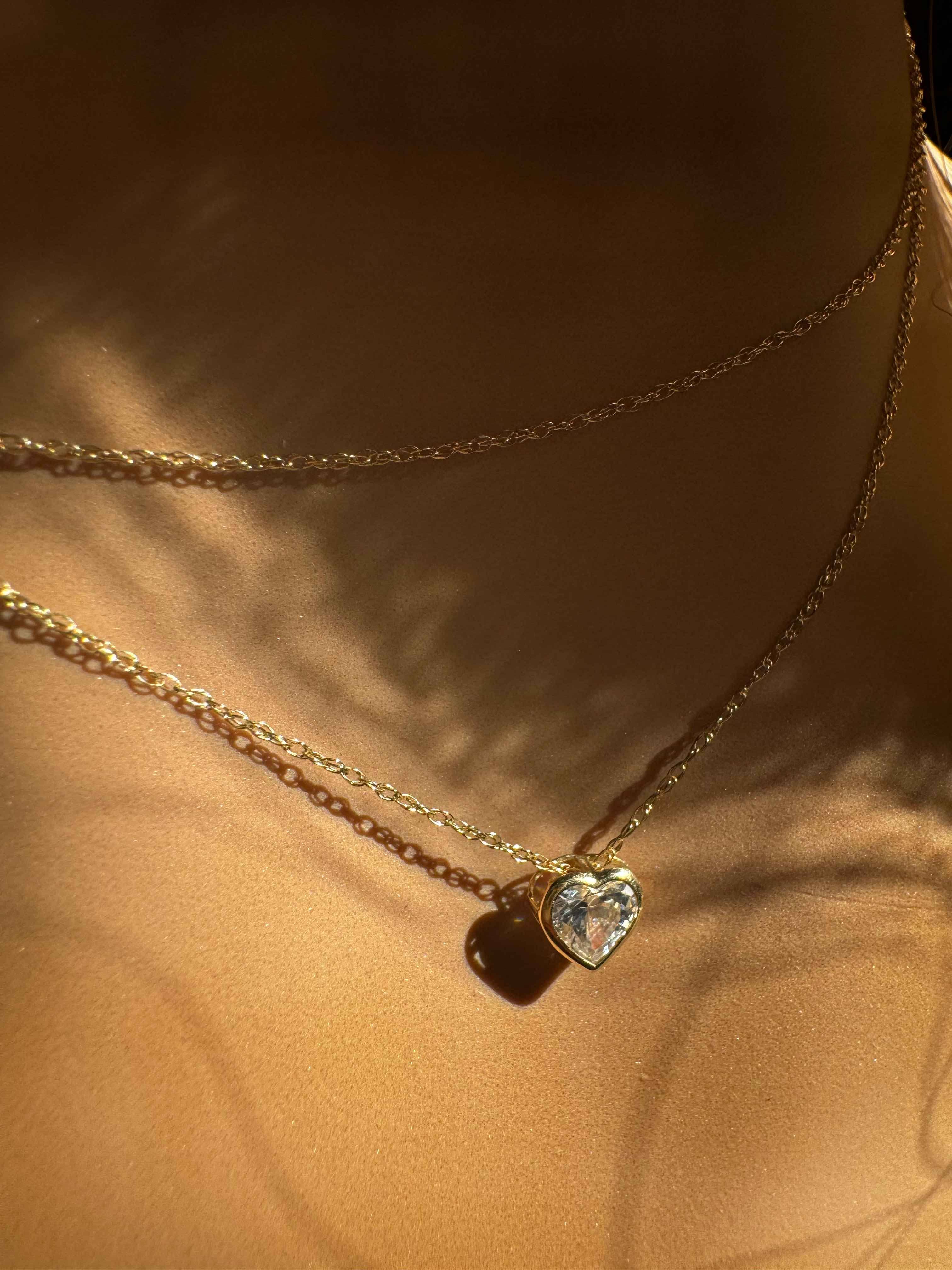 Kimiya Designs - Vendita all'ingrosso Collana con ciondolo/pendaglio - Mini collana con castone a cuore in oro 14k6