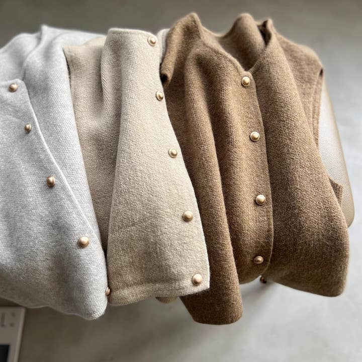 Rosa Clothing - Wholesale Cardigan - Women's - R-neck Slim Fit Knit Vest Button down cardigan