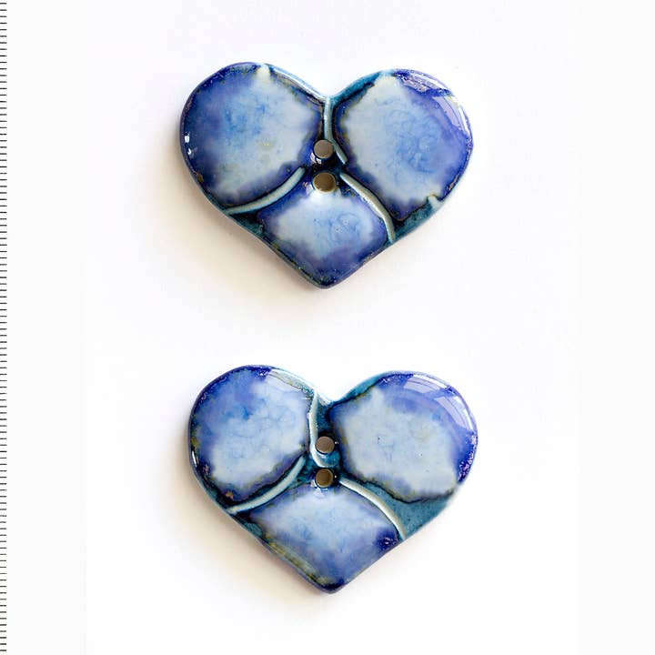 Incomparable Buttons - Wholesale Sewing Button/Snap - Striking Blue Heart Sewing Buttons0