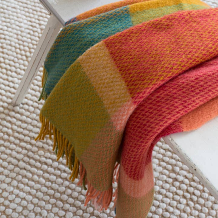 Funky Doris - Wholesale Throw Blanket - Frank woven blanket multi, soft Norwegian wool