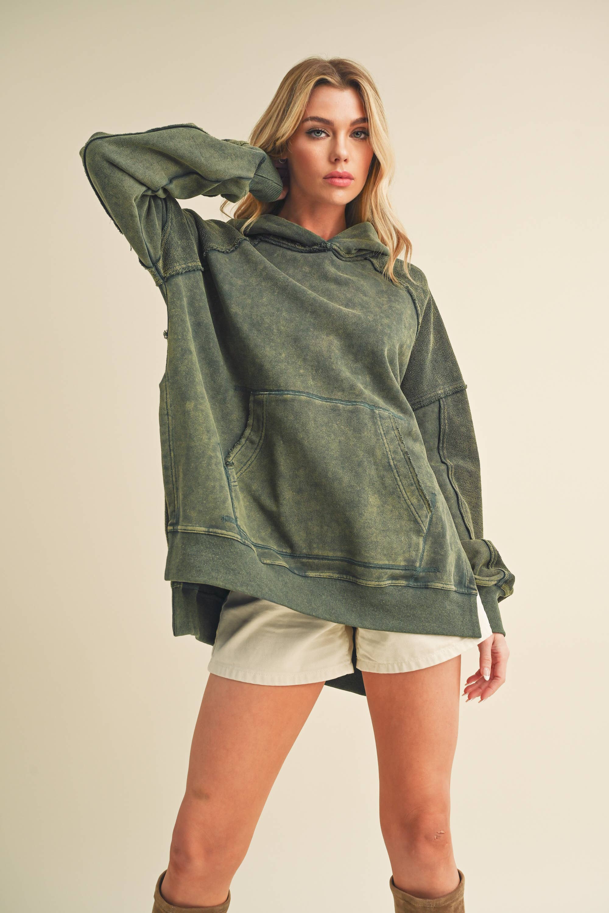 AEMI + CO – wholesale Hoodie – Women's – 966CK Deb Washed Hoodie 546