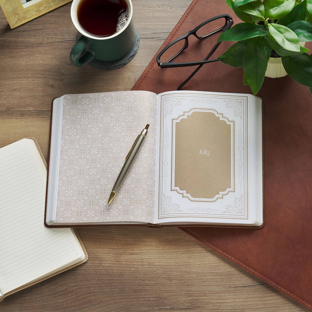 Christian Art Gifts - Wholesale Religion Book - 365 Days Through the Bible; A Devotional Journey6