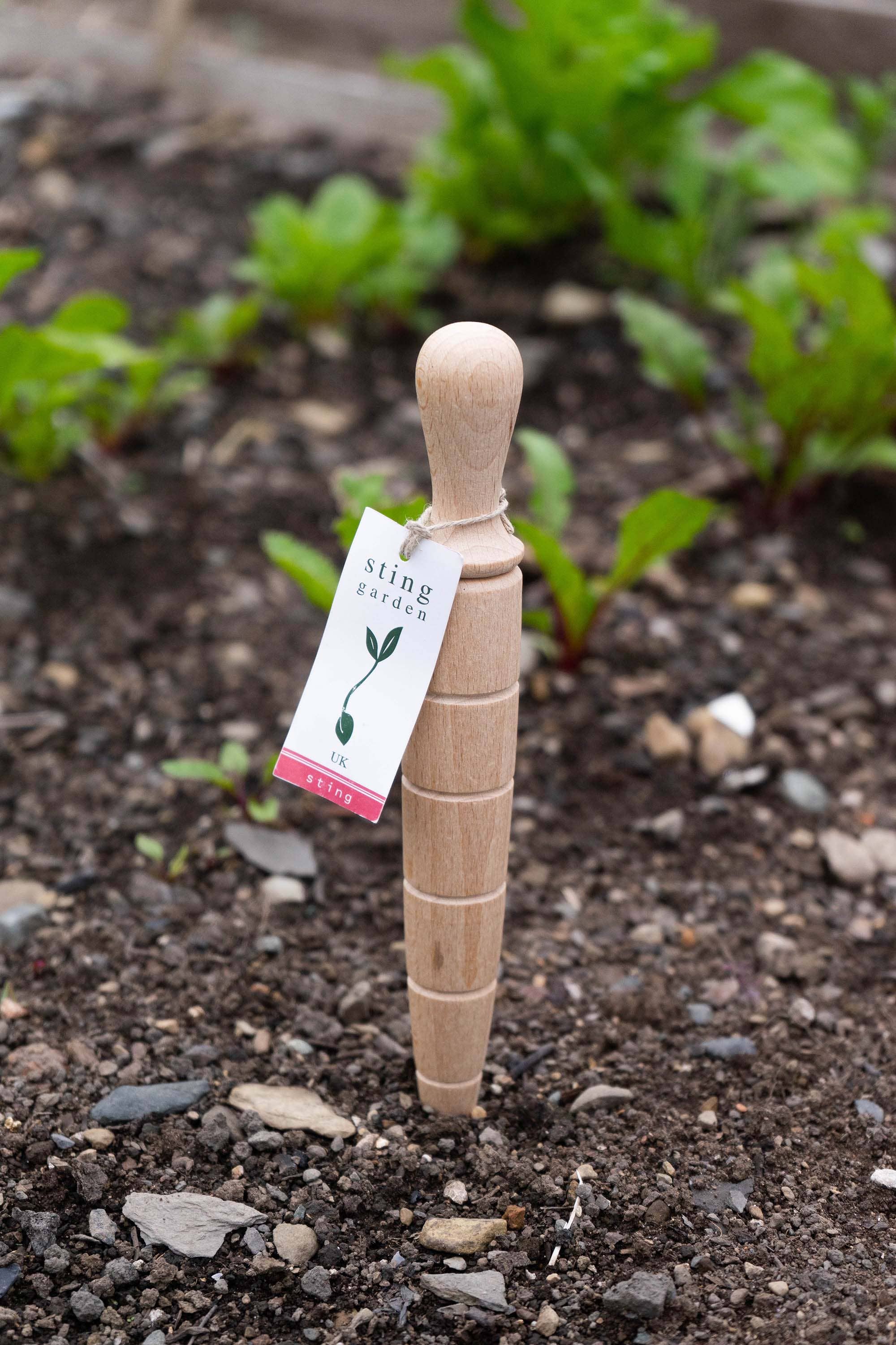 Sting in the Tail Ltd - Wholesale Garden Tool - Wooden Dibber | Garden | Mark | Plant1
