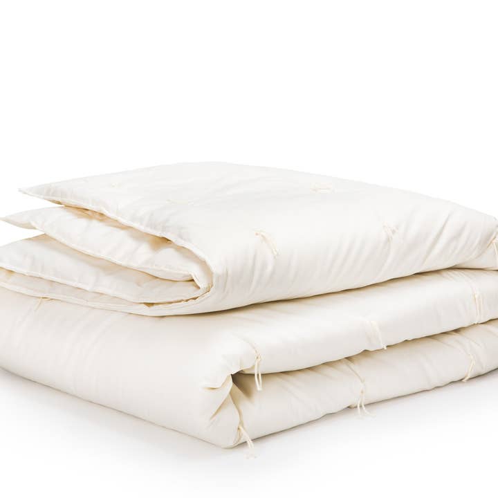 Lightweight Wool Comforter for wholesale by Frankenmuth Woolen Mill