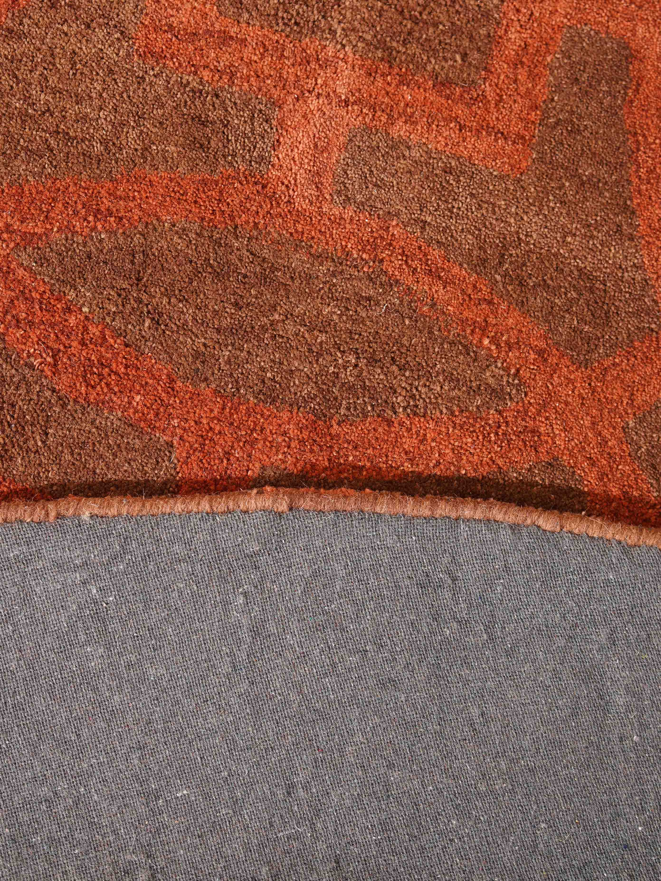 Hand Tufted Wool Round Area Rug Brown Orange K00239 for wholesale on Faire4