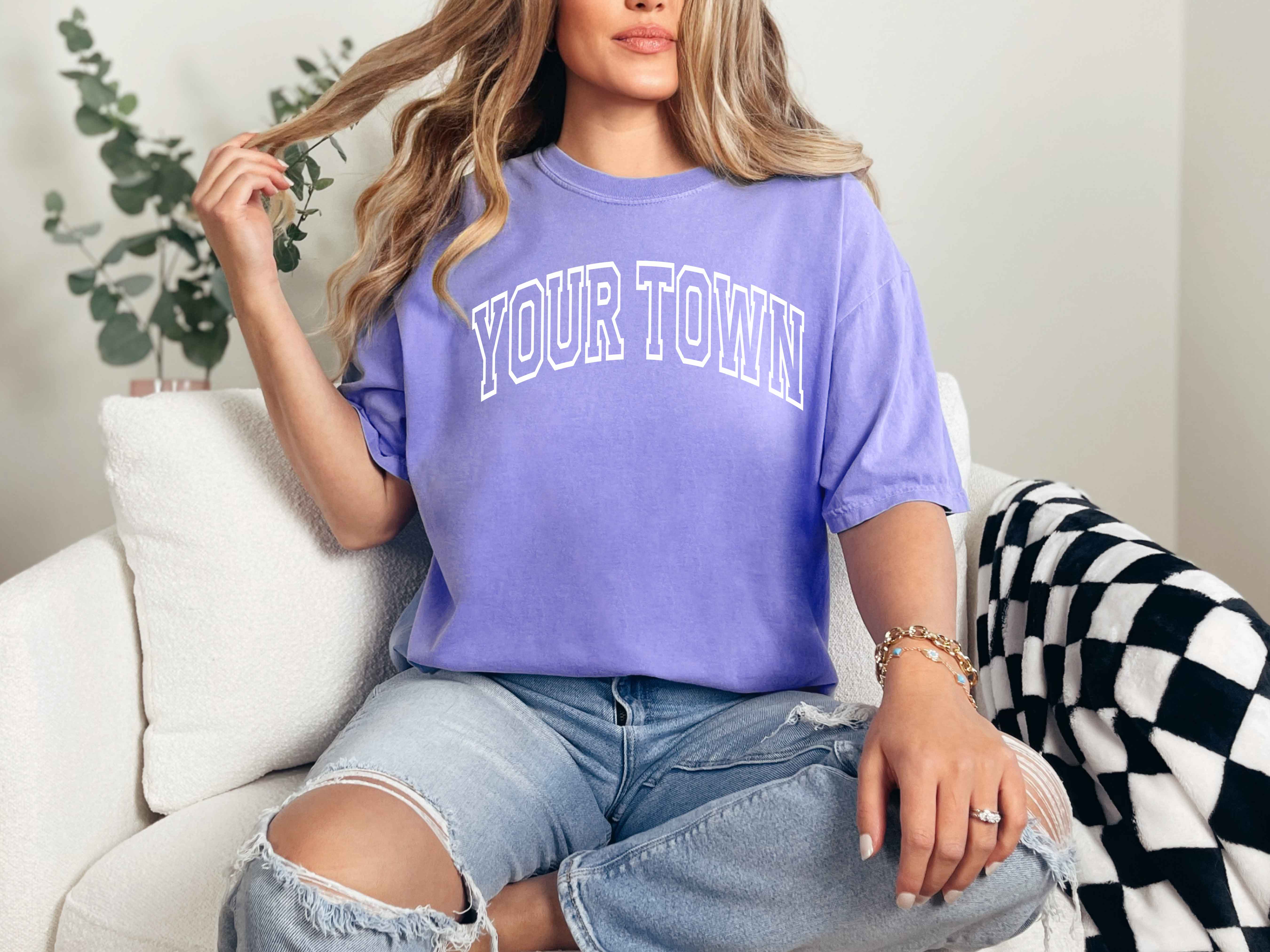 One Nine - Vendita all'ingrosso Maglietta serigrafata - Donna - T-shirt personalizzata City/Town Comfort Colors Heavyweight Hometown13