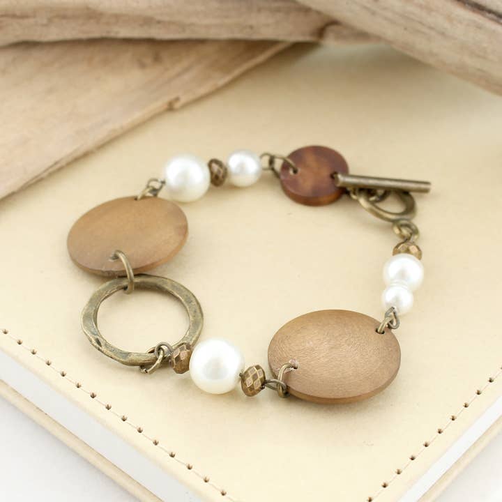 Seasons Jewelry - Wholesale Beaded bracelet - Wood Disc & Pearl Toggle Clasp Bracelet