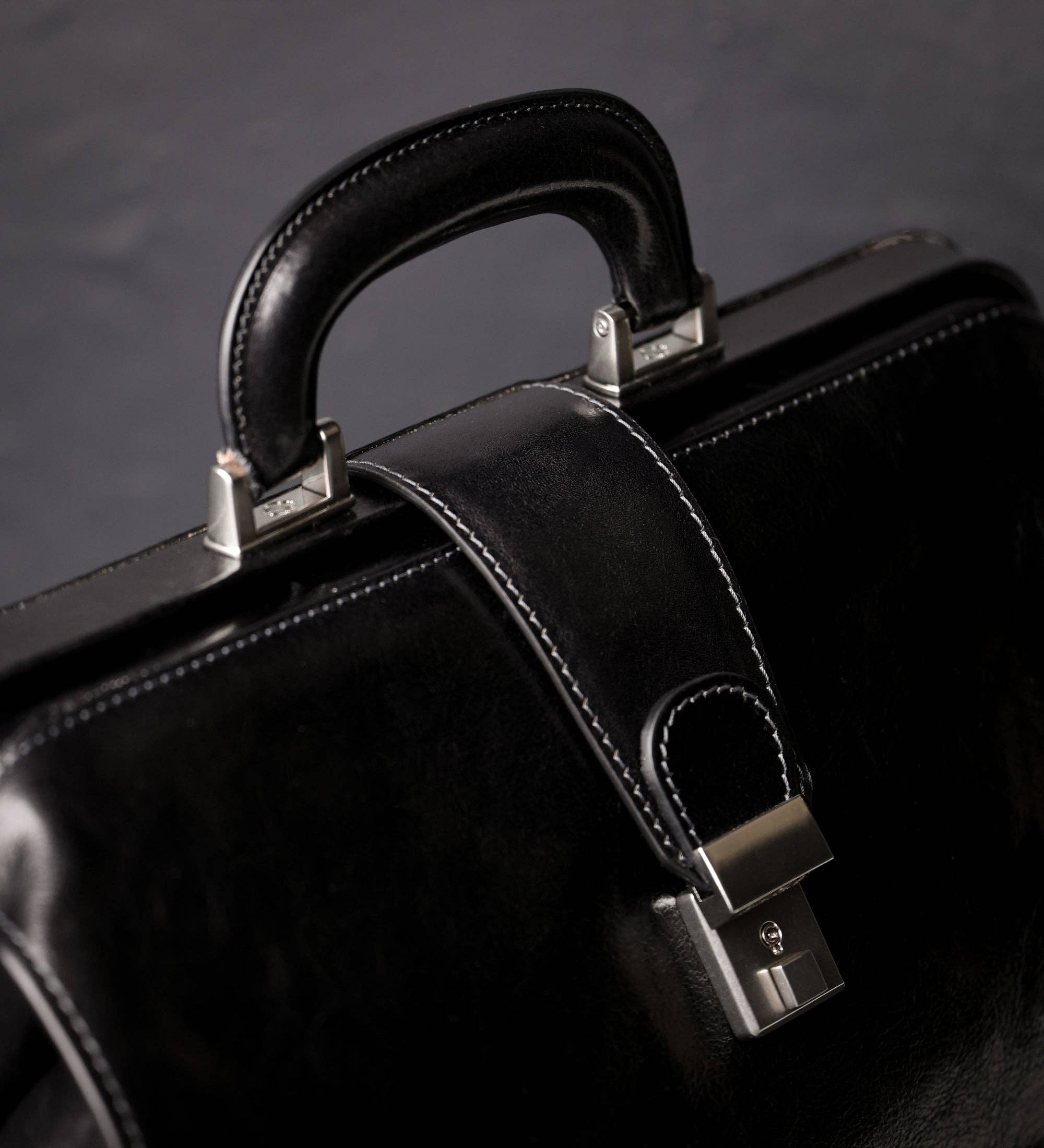 Time Resistance - Vendita all'ingrosso Valigetta - Donna - Borsa da medico in pelle piccola - David Copperfield33