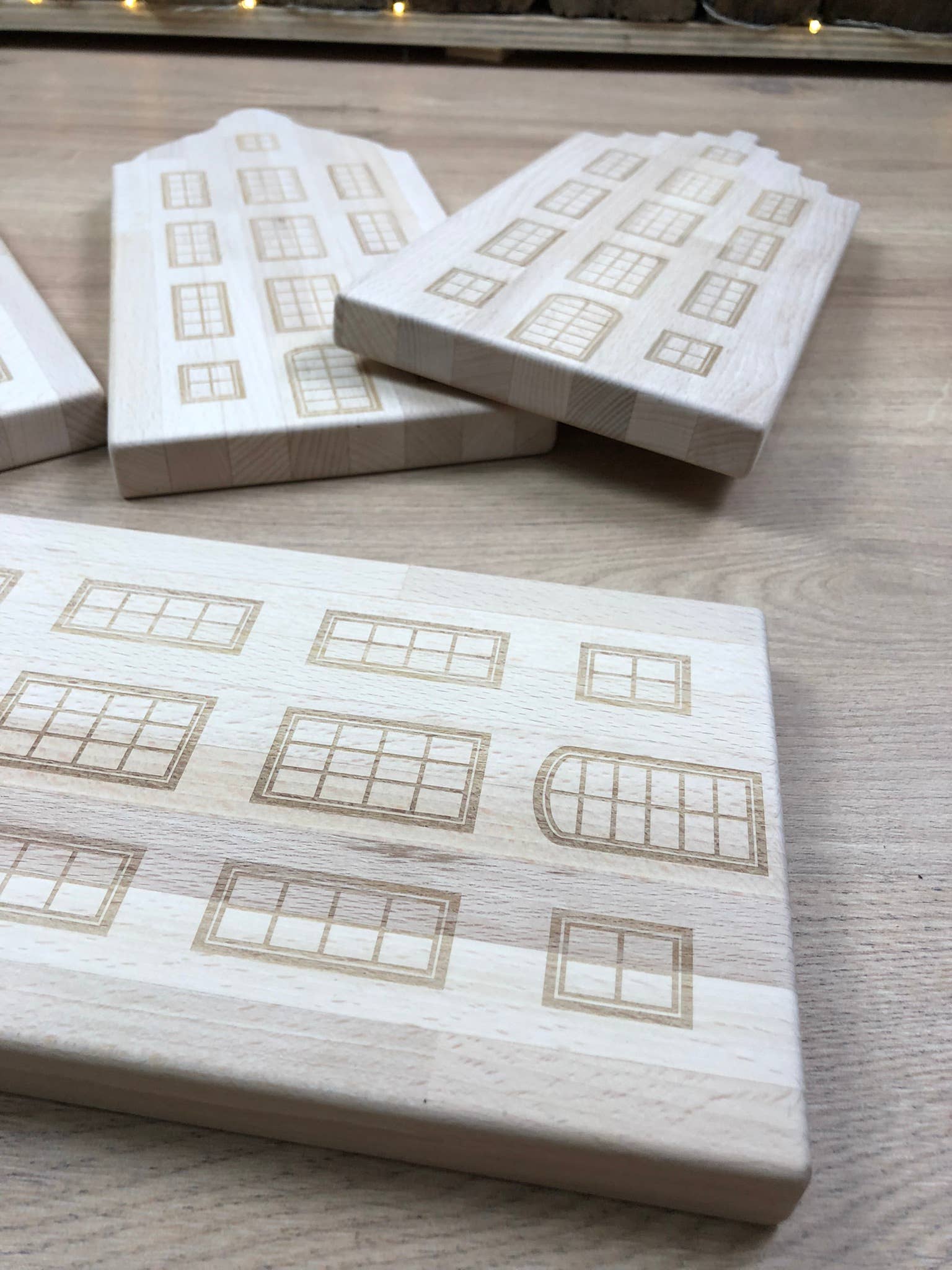 Woodbe – Engroshandel Ostebræt – Skærebræt i bøgetræ formet som et hus4