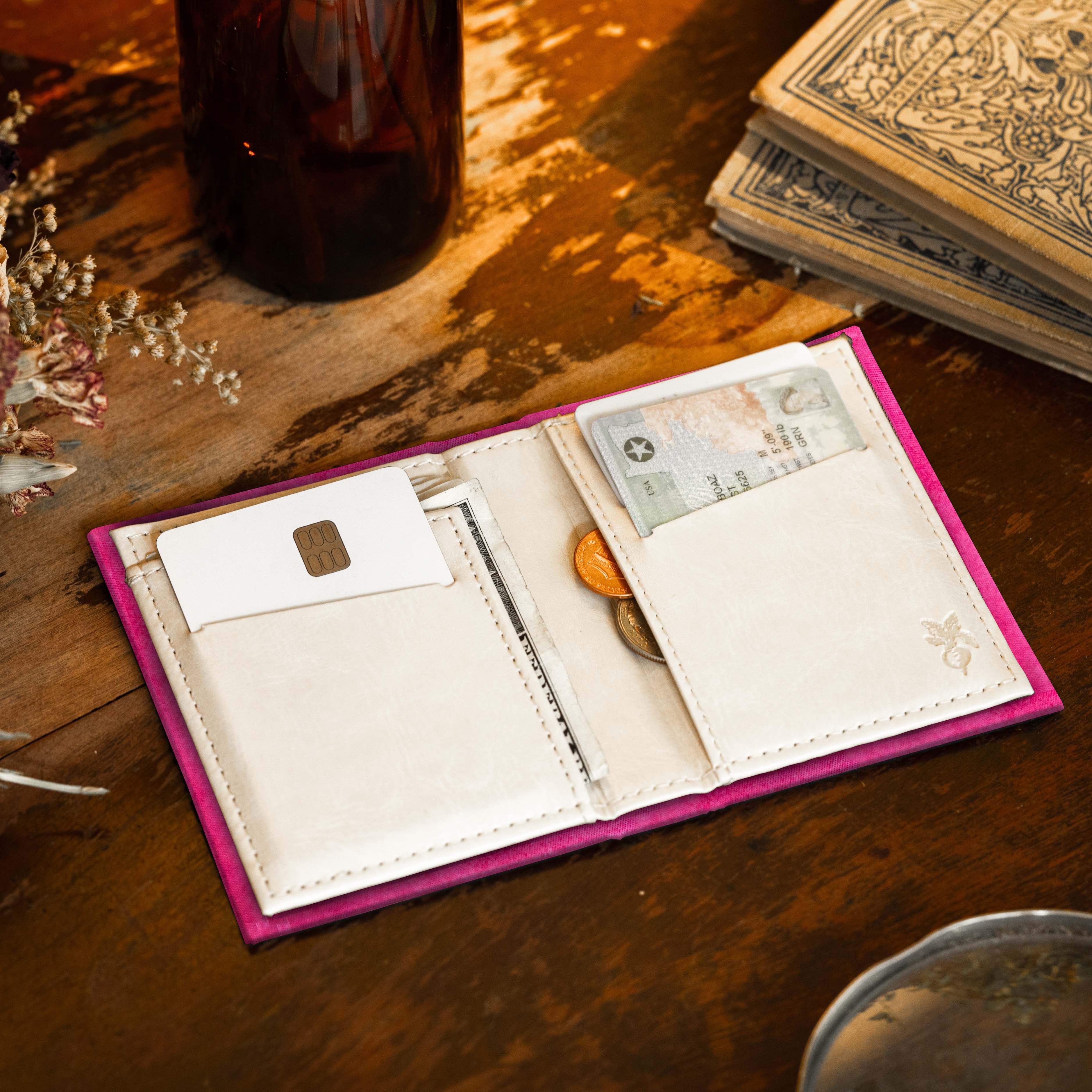 Novel Book Store – wholesale Wallet – Women's – Burn Book, Mean Girls 2004 Book Wallet2