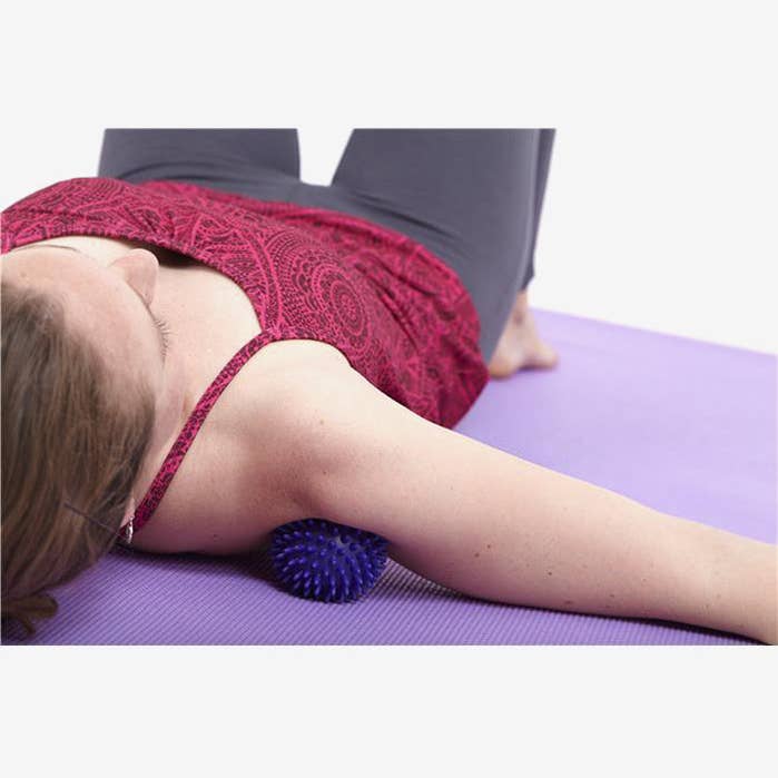 Yogamatters - Wholesale Body massager - Yogamatters Purple Spiky Massage Ball - 7cm3