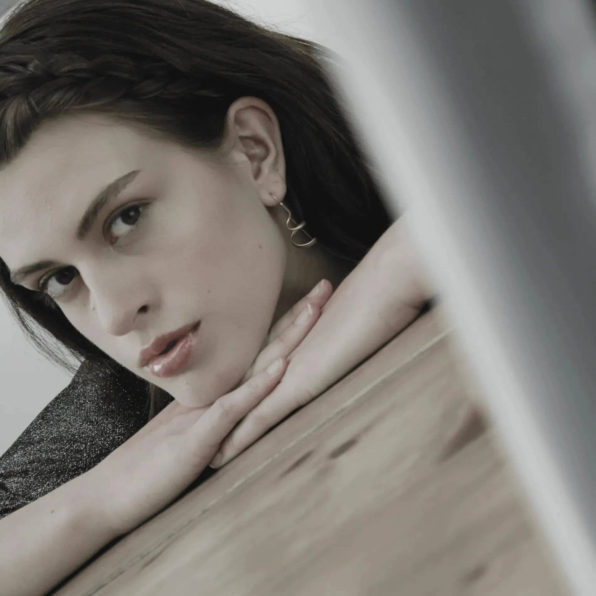 Dansk Copenhagen – Engroshandel Hængeøreringe og creoløreringe – Tara Mini Spinning Earring Gold Plating1