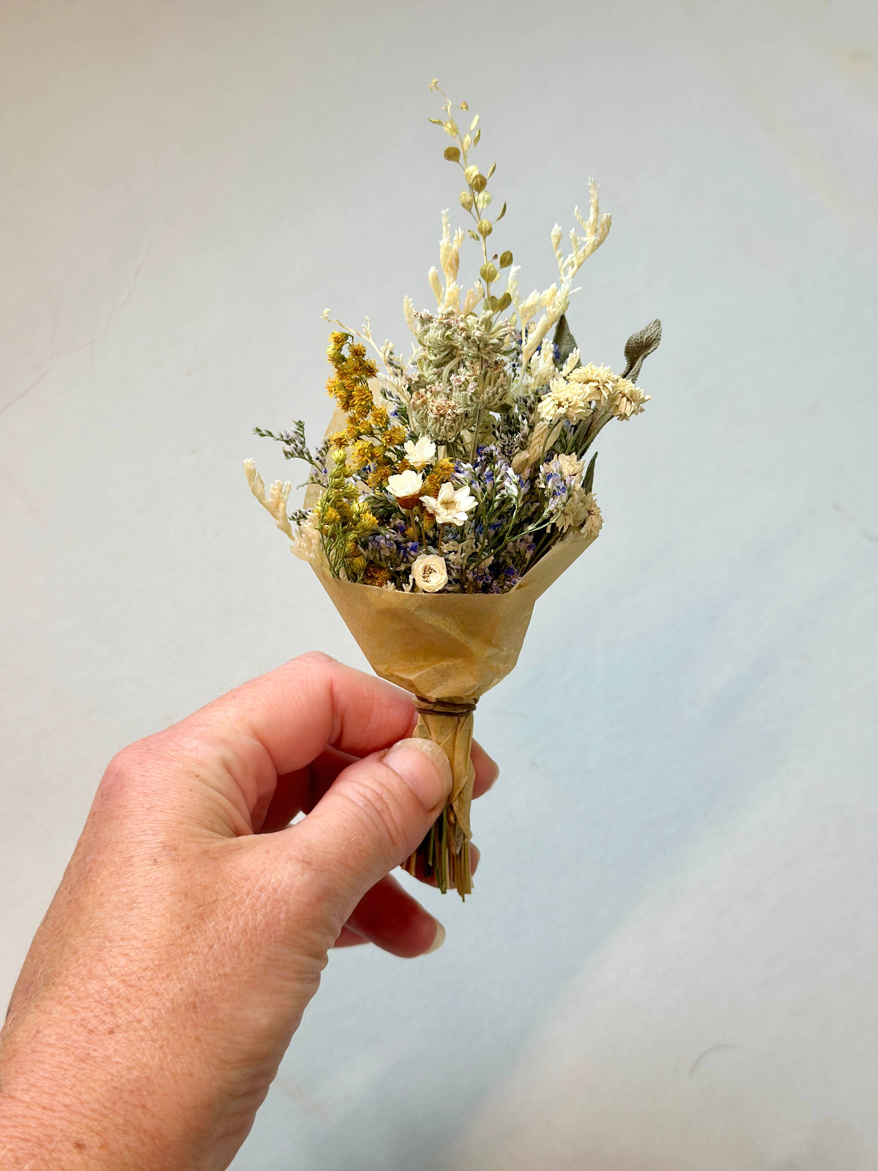 The Gardeners Wife - Wholesale Dried/Pressed Flowers - Dollhouse Bouquet 4