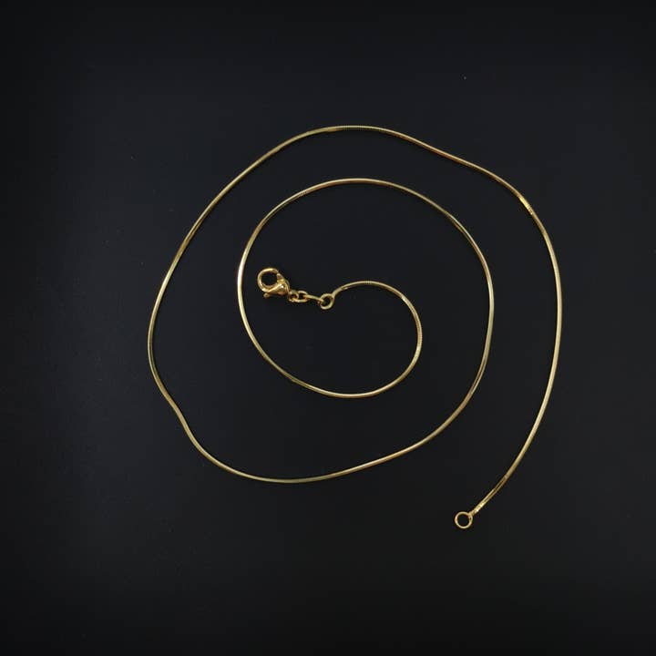 Aim Eternal - Wholesale Link & Chain Necklace - Gold Mini Round Snake Herringbone Chain 1mm 18 inch Necklace WA-1742