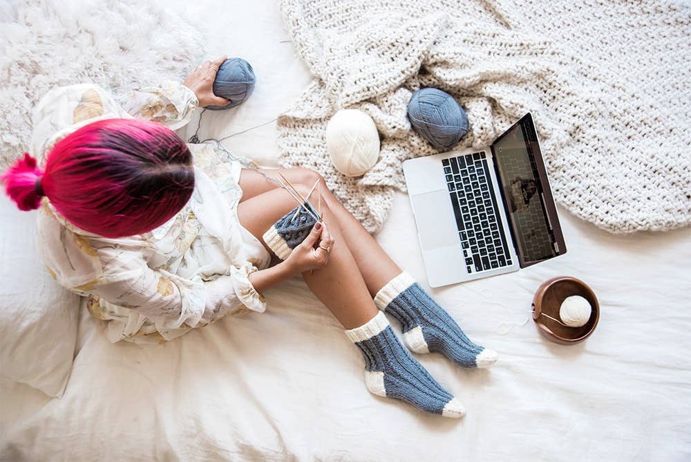 Crafter – wholesale DIY craft kit – Cozy Knit Cabled Socks Workshop Kit8