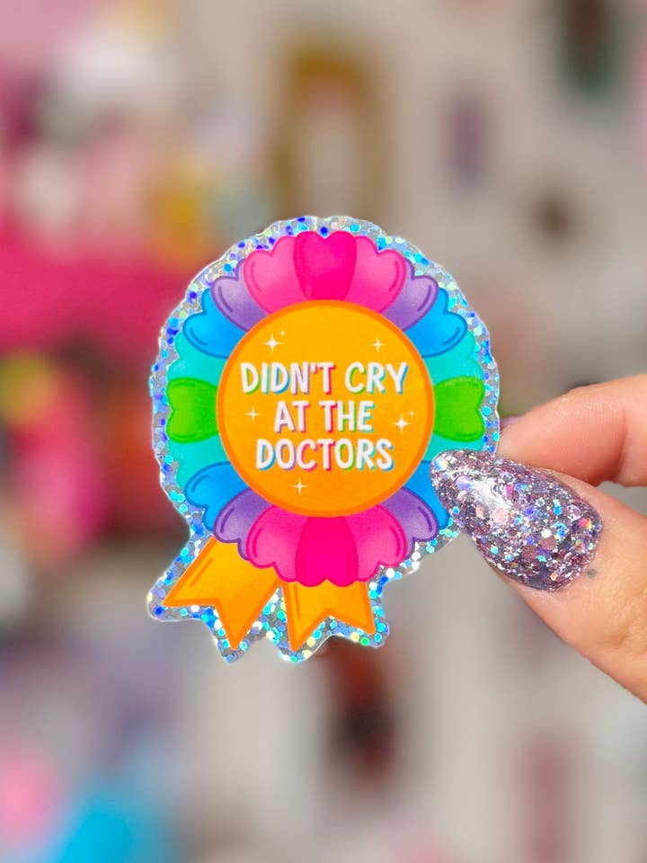 N'a pas pleuré chez le médecin - Autocollant Holo pour la vente par Crafted in chaos