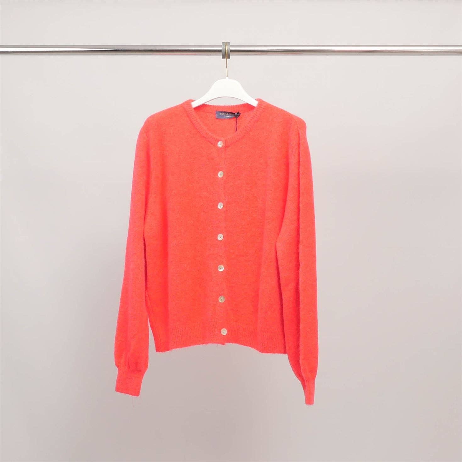 Cecile Wang - Vente Cardigan – femme - Gilet col rond en maille duveteuse PJ250054