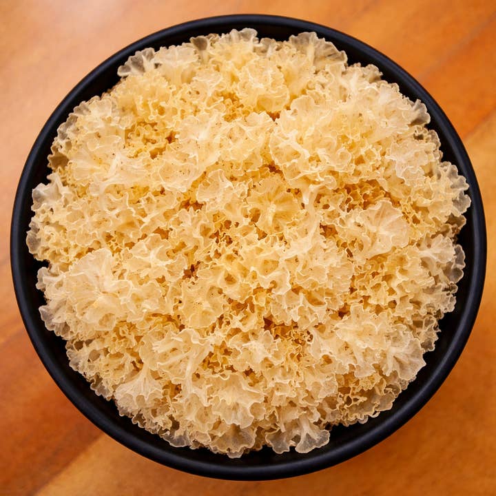 Morceaux de champignon des neiges (Tremella Fuciformis) pour la vente par LA Herb