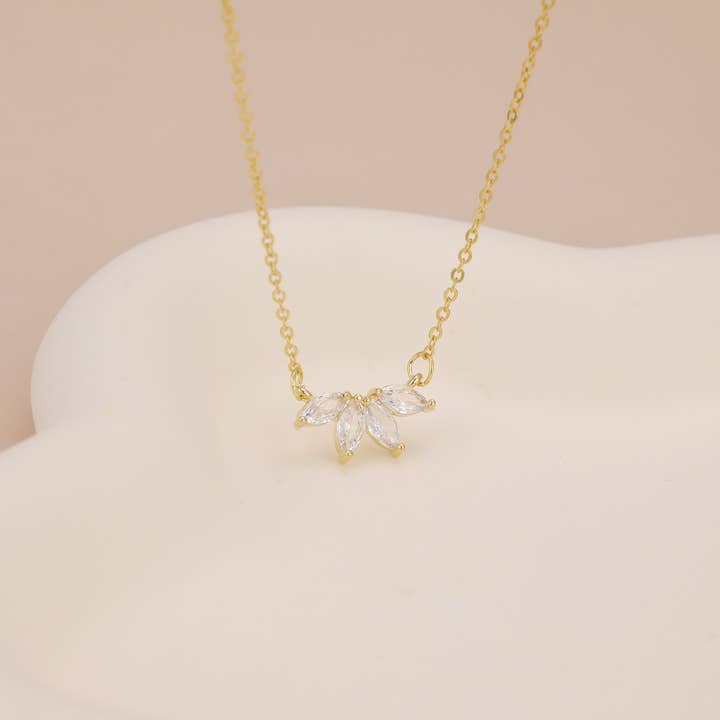 Melange Blanc - Wholesale Pendant/Charm Necklace - N024 marquise necklace, flower necklace, pendant necklace2