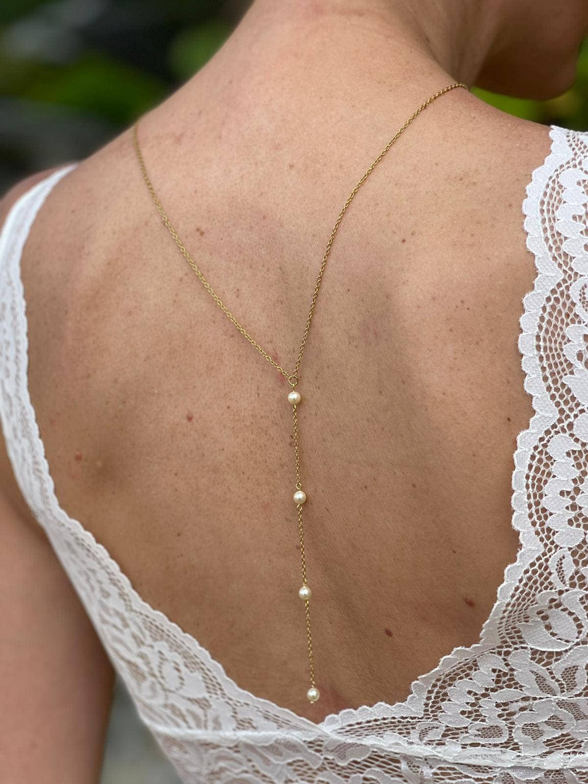 L'atelier du 6 - Vente Chaînes visage/corps - Bijou dos nu mariée - Collier doré fin à perles nacrées2