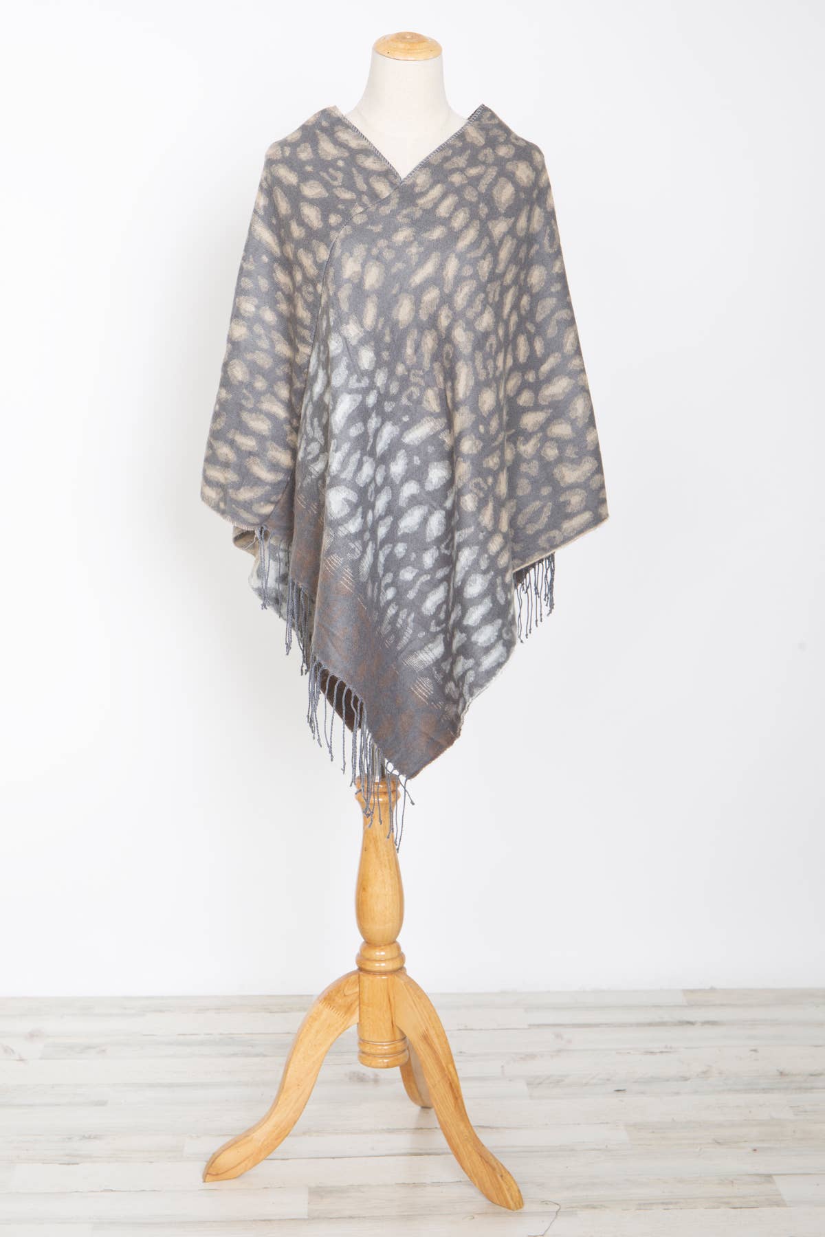 Loven x Mini Momo - Wholesale Mommy & Me Sets - Mommy and Me Matching Cape Blanket Poncho - Leopard3