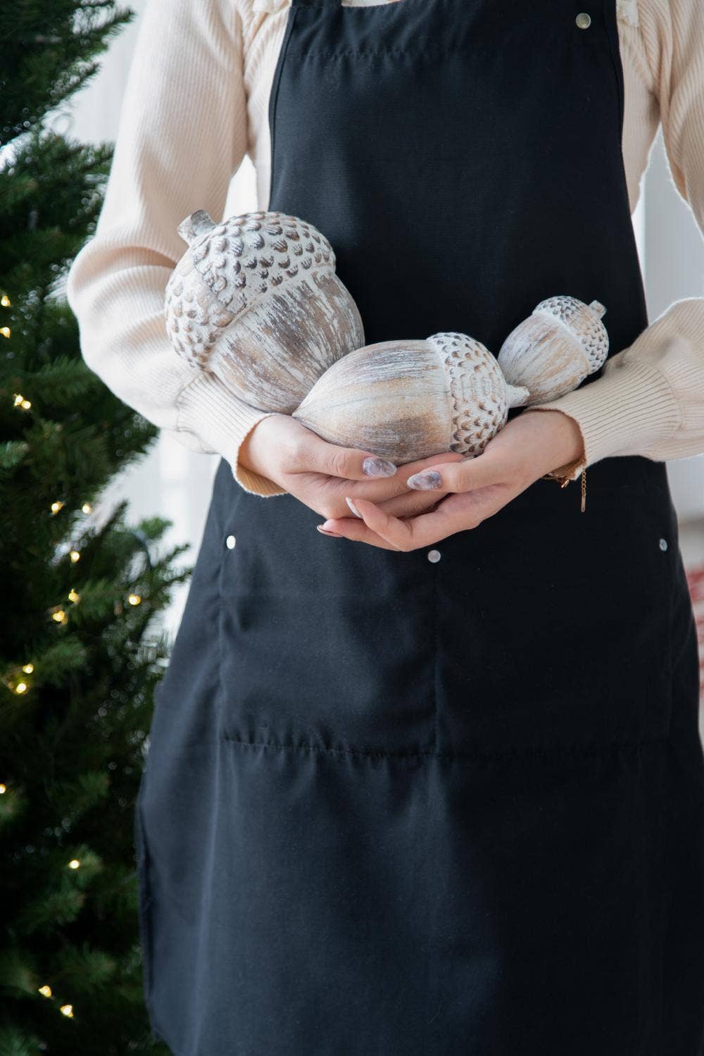 A&B Home Group Inc. - Venta al por mayor Adornos - Piña de pino D3.5x6" (Mediana) - Marrón2