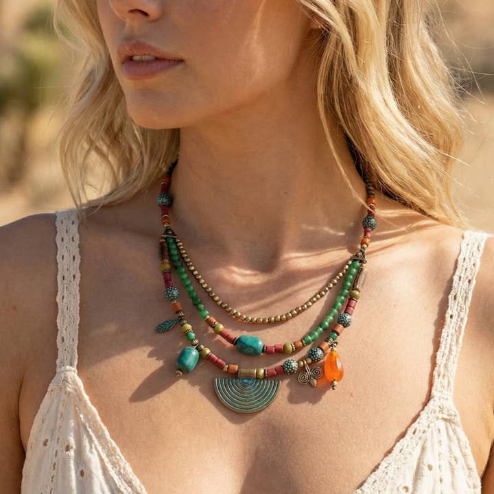 Collier turquoise à trois couches pour la vente par Verna Artisan Works