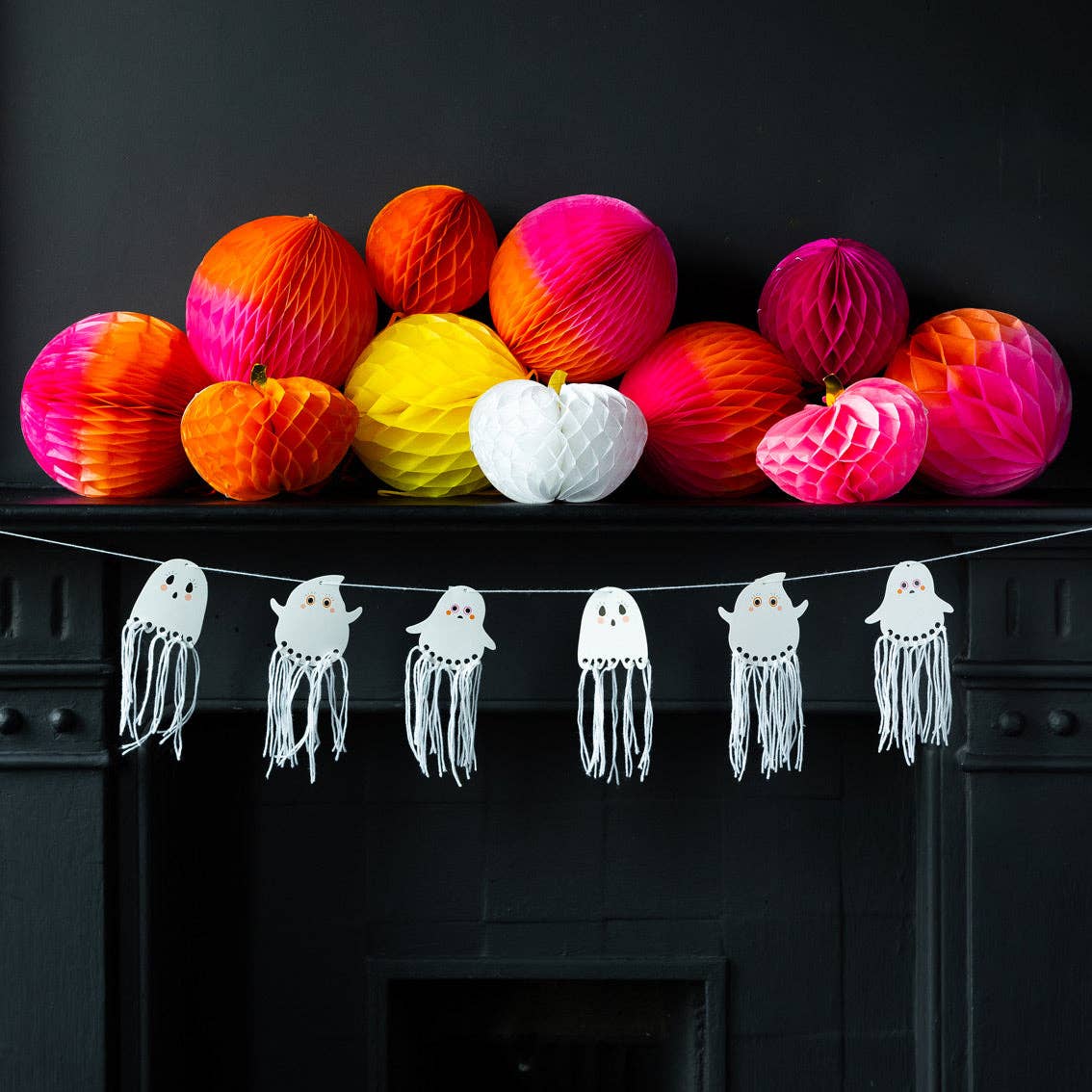 Talking Tables EU - Wholesale DIY Craft Kit - Halloween Ghost Tassel Craft Kit - 12 Pack1