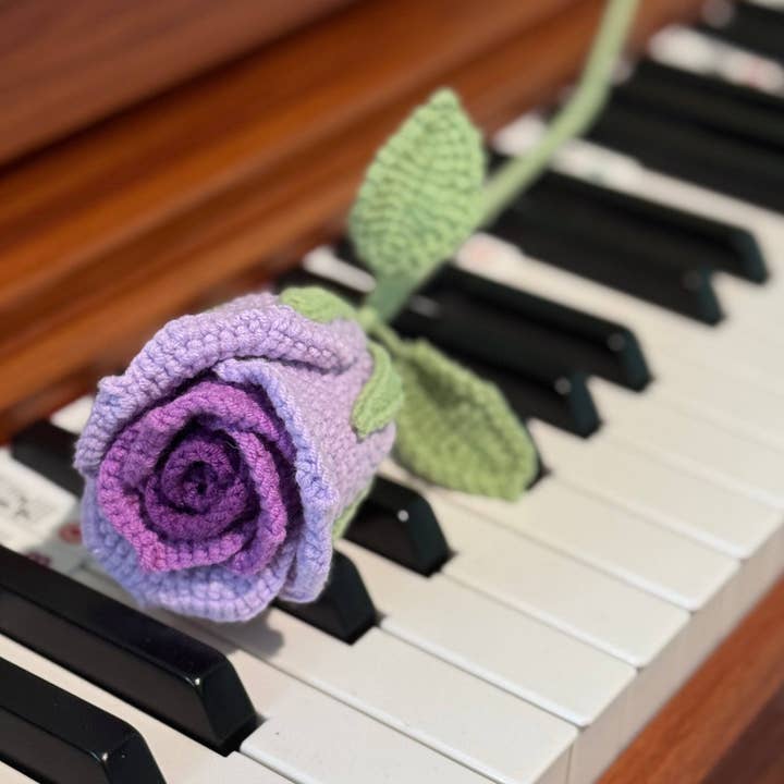 Enchanting Crochet Rose Bouquet – Romantic Gift for Lovers All Year Round for wholesale by Momo & Loloc Crochet