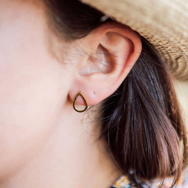 Steel & Clover - Wholesale Stud/Post Earrings - Teardrop Stud Earring
