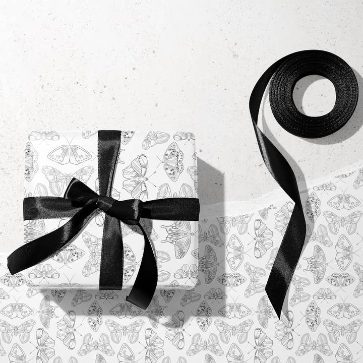 Papier Cadeau pour Porche Avant – Papier Cadeau Motif Papillon (1 Feuille Plate) pour la vente par Rebecca Jane Woolbright