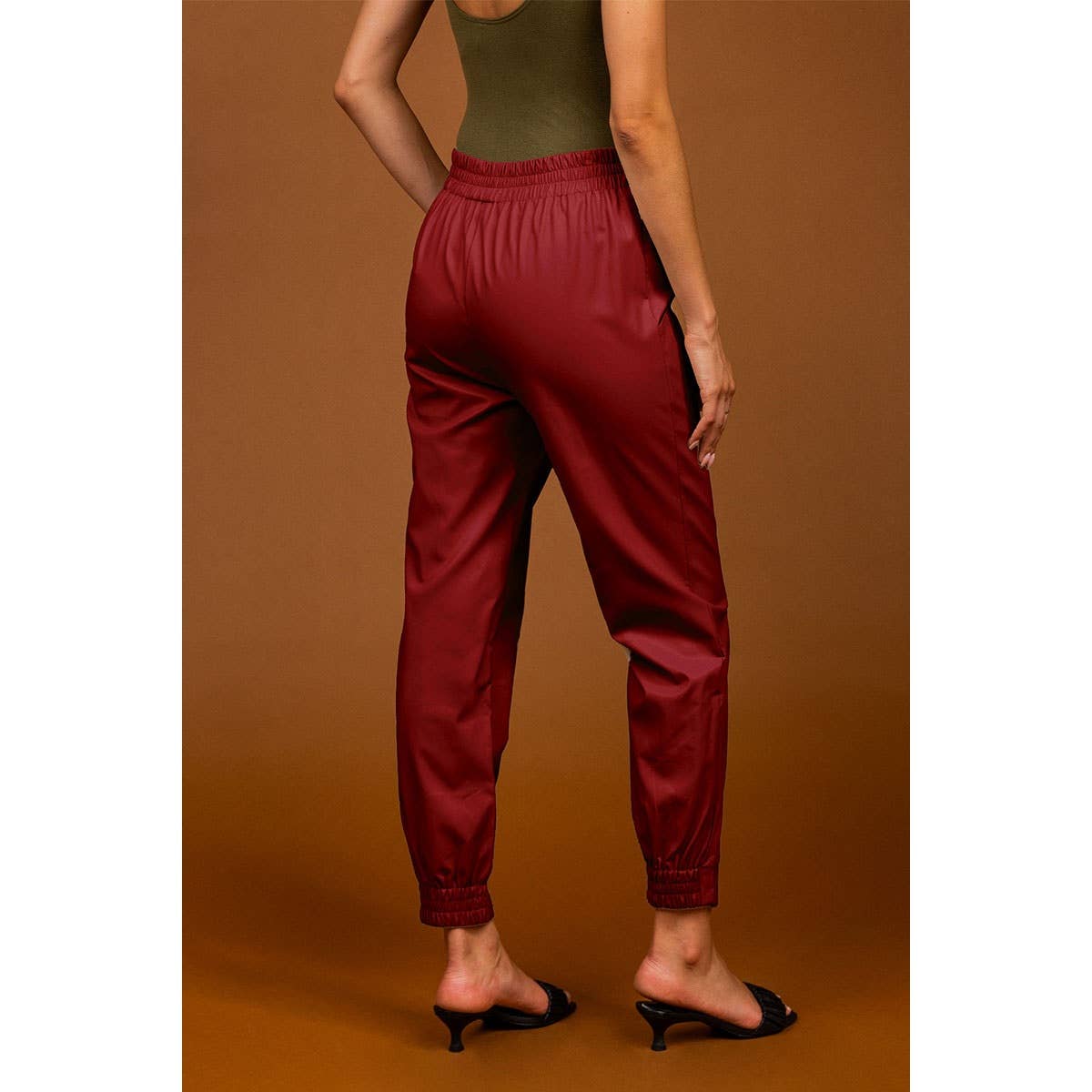 Naked Zebra - Vendita all'ingrosso Pantalone - Donna - Pantaloni da jogging in pelle vegana con elastico in vita8