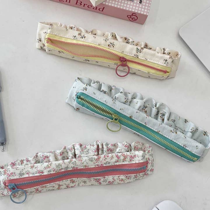 Flower Print Large Capacity Pencil Case Pouch DP25E949 and other Purchase Wholesale taccuino. Free Returns & Net 60 Terms on Faire trending on Faire.