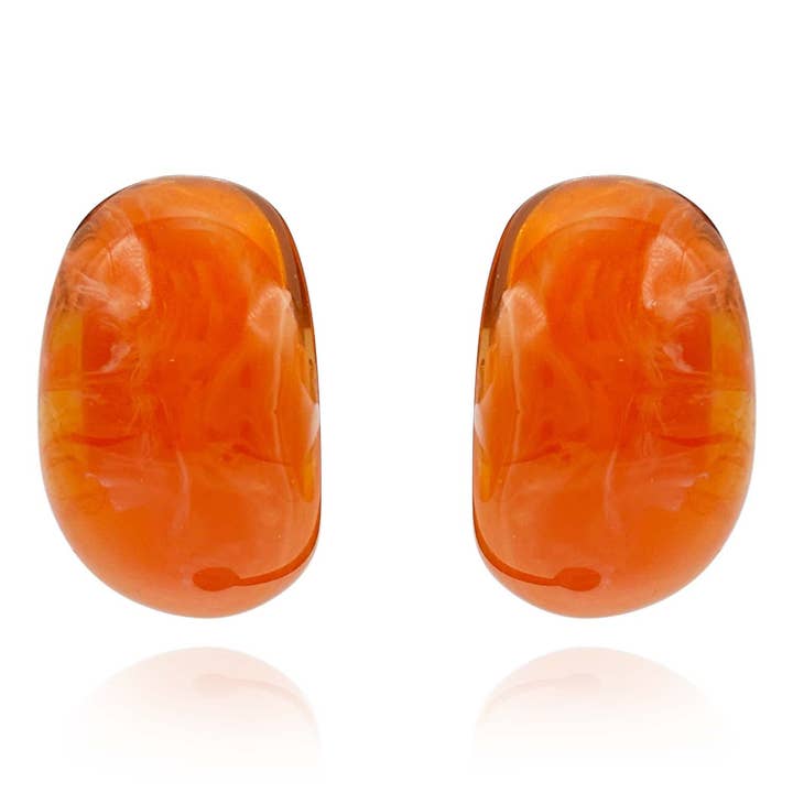 Merrie Orange Marmorharpiks Halvbøjle Øreringe med Clips for engroshandel hos Michael Nash Jewelry