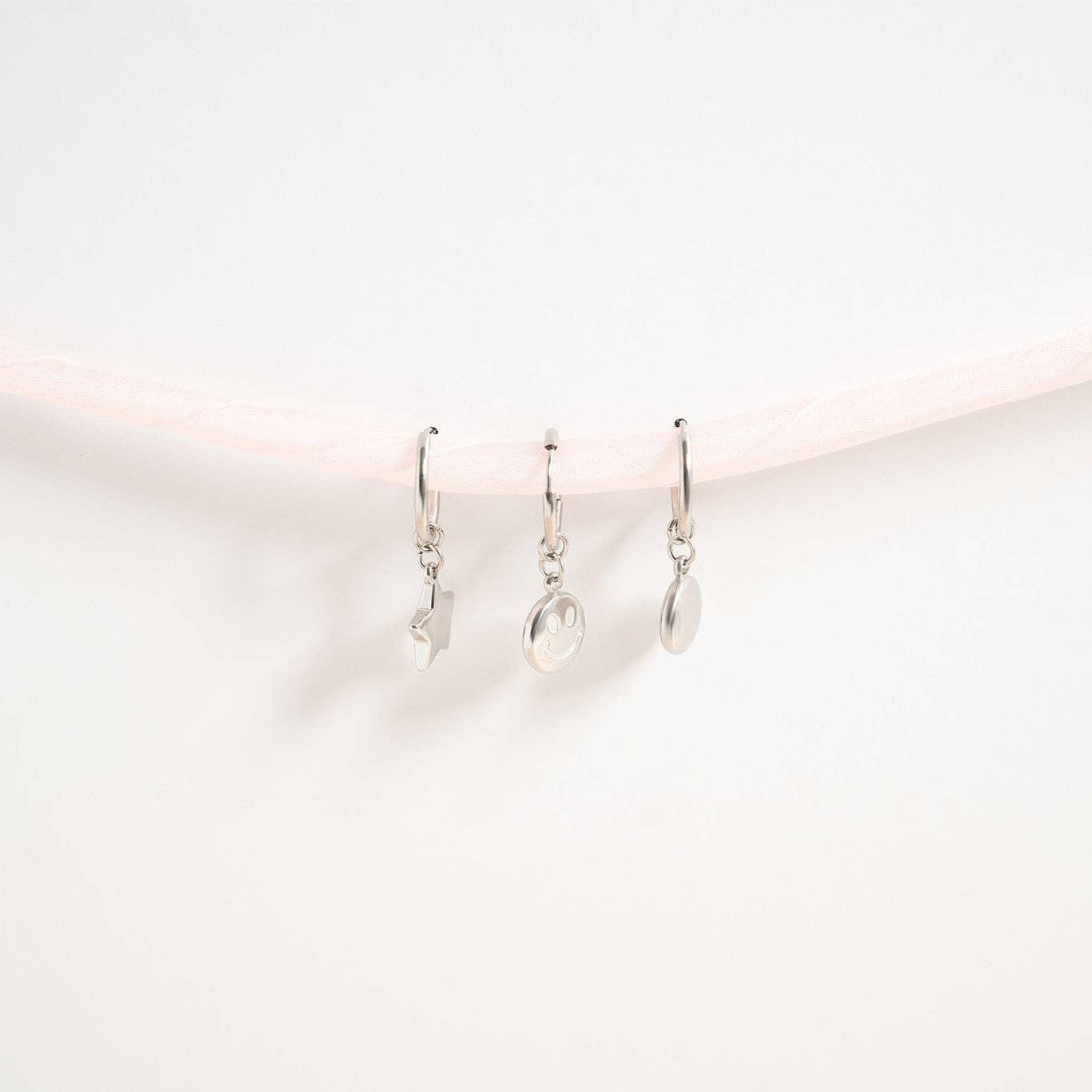 WJW - Vendita all'ingrosso Orecchini a cerchietto - Orecchini a cerchio con ciondolo a moneta in acciaio inossidabile con PVD oro 18K8