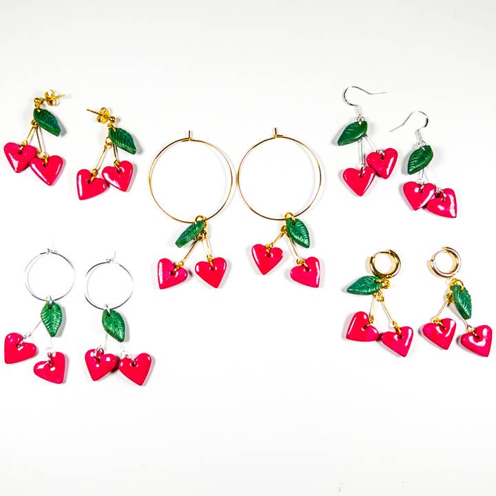 Rød marmor kirsebær hjerte øreringe for engroshandel hos Jess Adams Design