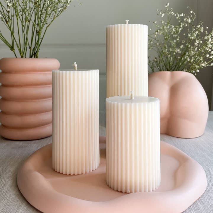 Vit Set med tre pelarljus för wholesale på Faire3