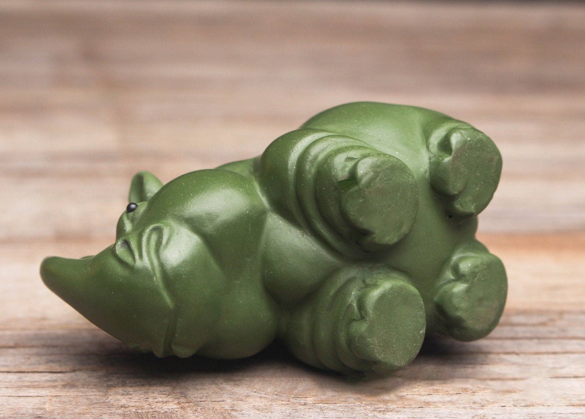 Gohobi （We cover U.S. import duties） - Venta al por mayor Figura decorativa - Adornos Gohobi hechos a mano con forma de rinoceronte verde para té y mascotas de cerámica YiXin7