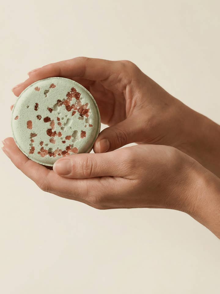 Vapeur de Douche à l'Eucalyptus Breeze pour la vente par Willow and Raven