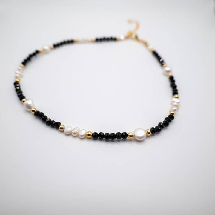 OE! - Wholesale Beaded/Pearl Necklace - CRISTALLI NERI - Collar/Necklace with pearls and crystals