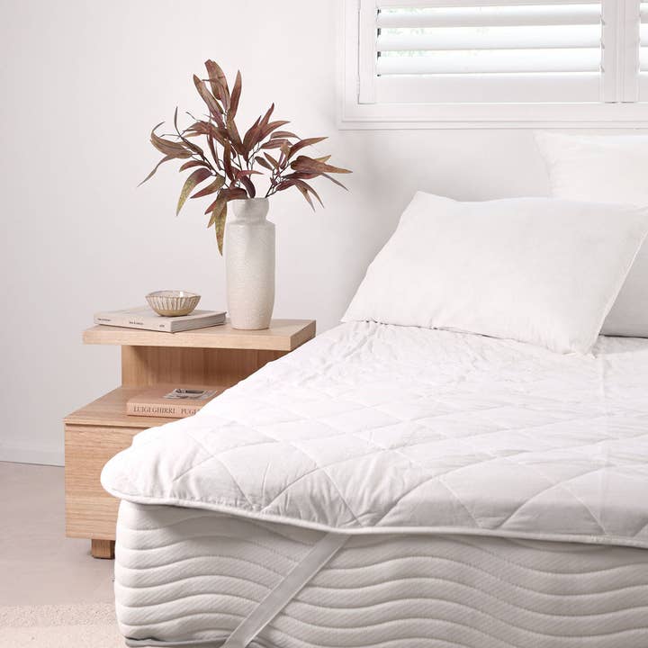 Villa Plus Strap Fit Mattress Protector for wholesale by Bambury