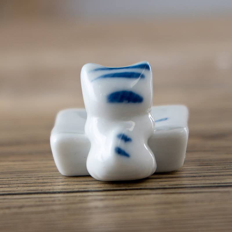 Urban Tokyo - Wholesale Spoon Rest - Cat and Fish Porcelain Chopsticks Rest 1.75"L3