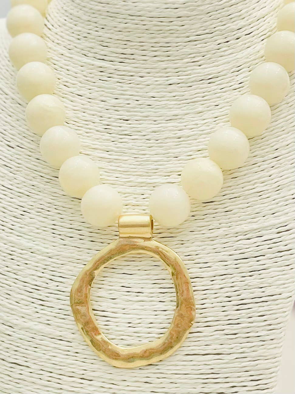 TWO FORTY TWO - Wholesale Pendant/Charm Necklace - PENDANT - Big Ball Necklace w/Pendant (ivory) NK6192