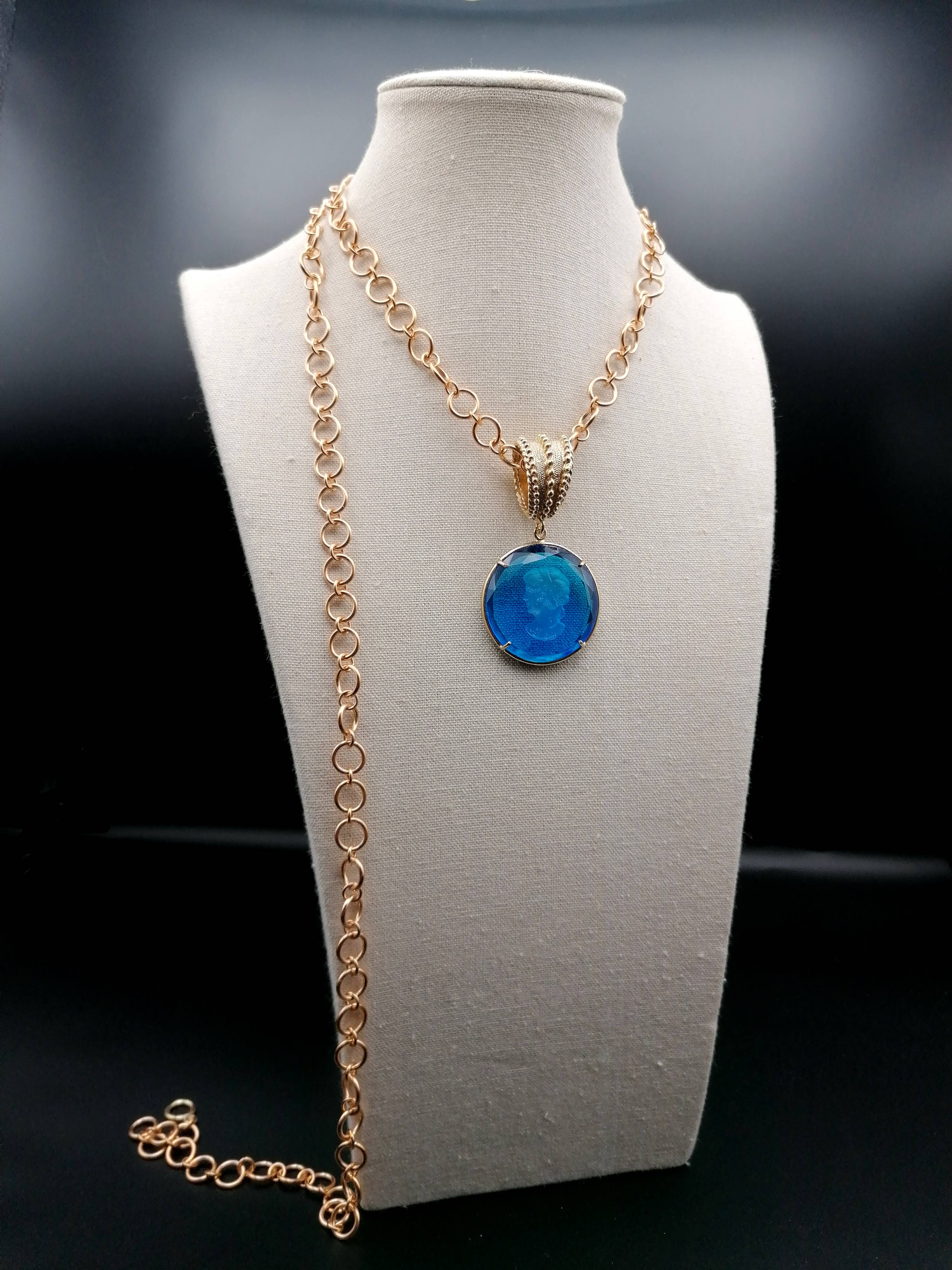 Patrizia Daliana - Venta al por mayor Collares con colgantes/abalorios - Colgante de bronce bañado en oro de 24 quilates con cristal de Murano tallado – Línea «Classic» PE02-11